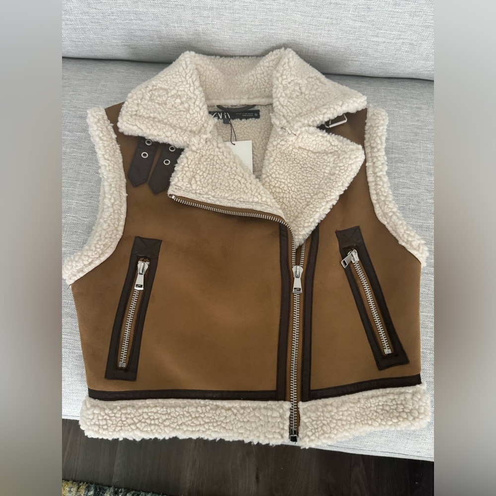 Zara faux Sherpa Cropped Vest - Picture 3 of 3